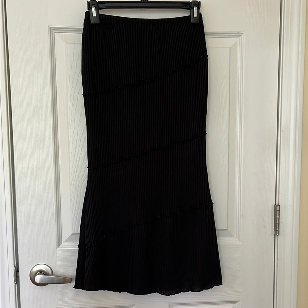 Black Pleated Skirt - Picture 2 of 5
